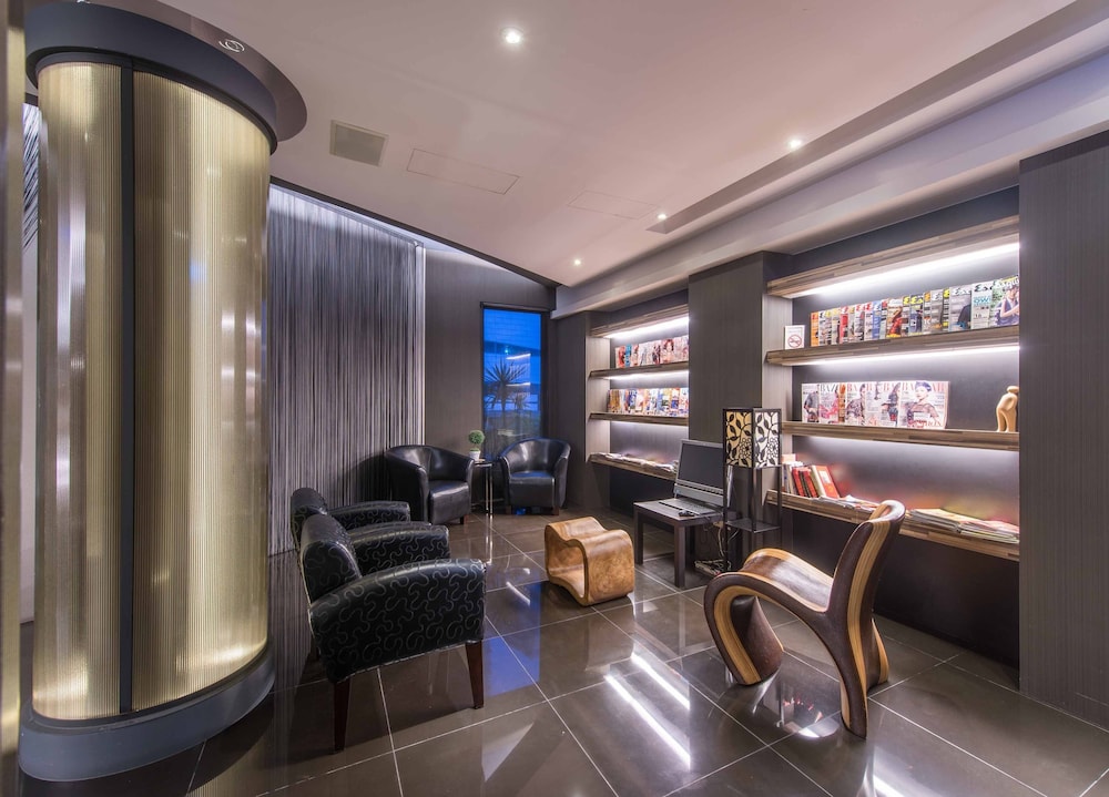 Forward Hotel Nangang 43/70