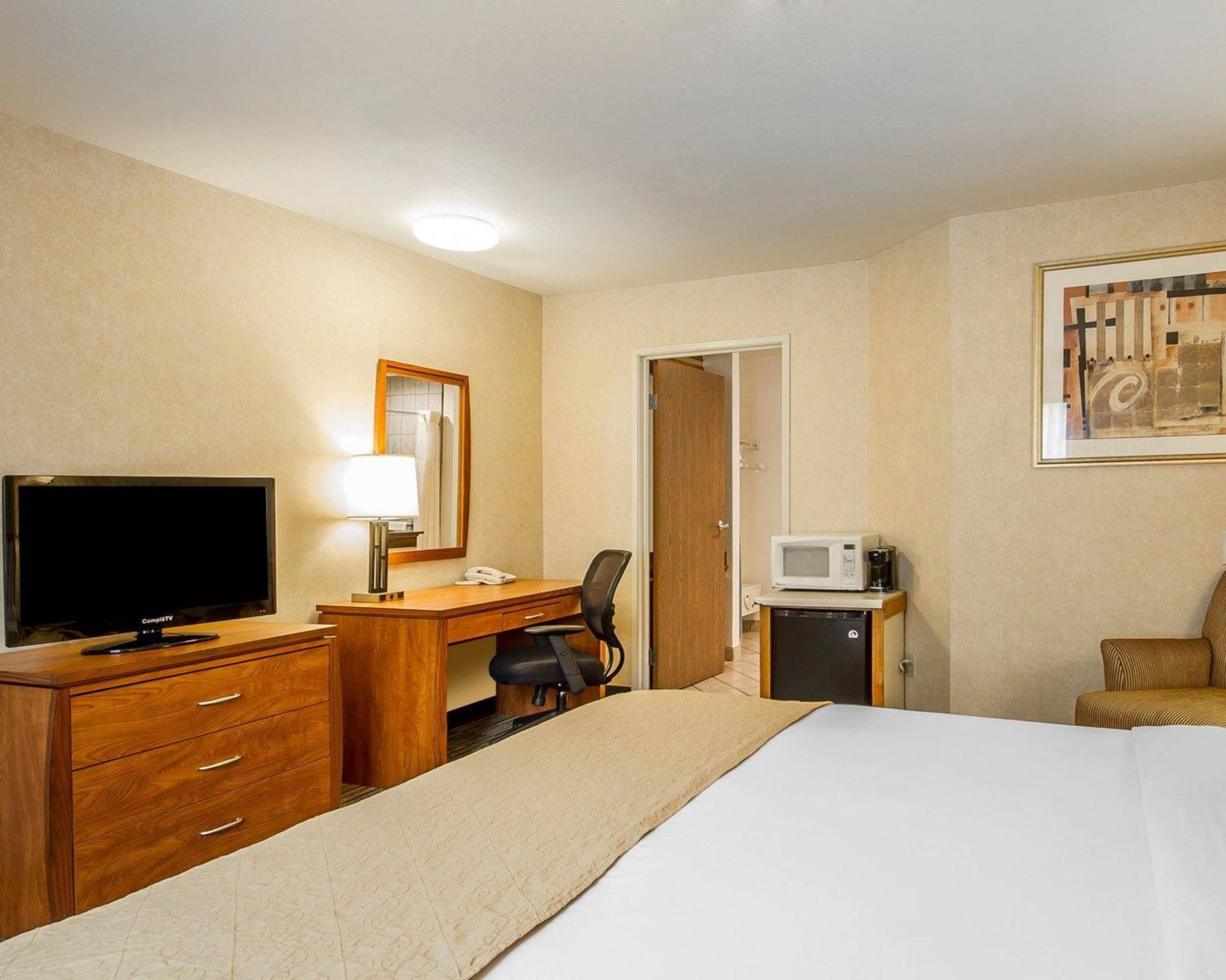 Upgrade, Queen Bed, Accessible