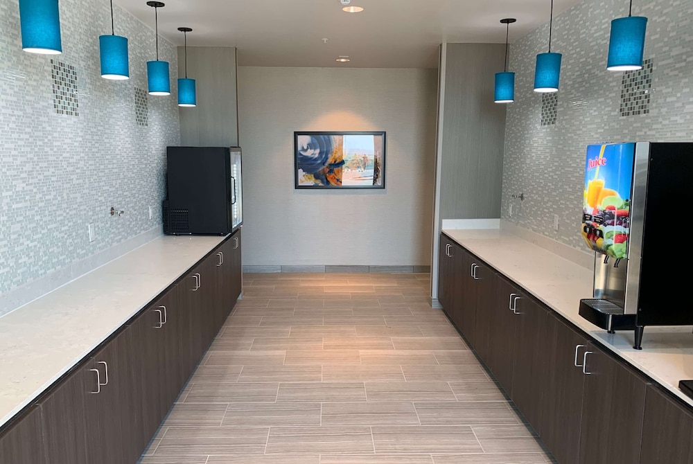 La Quinta Inn and Suites by Wyndham Holbrook Petrified Forest 25/39