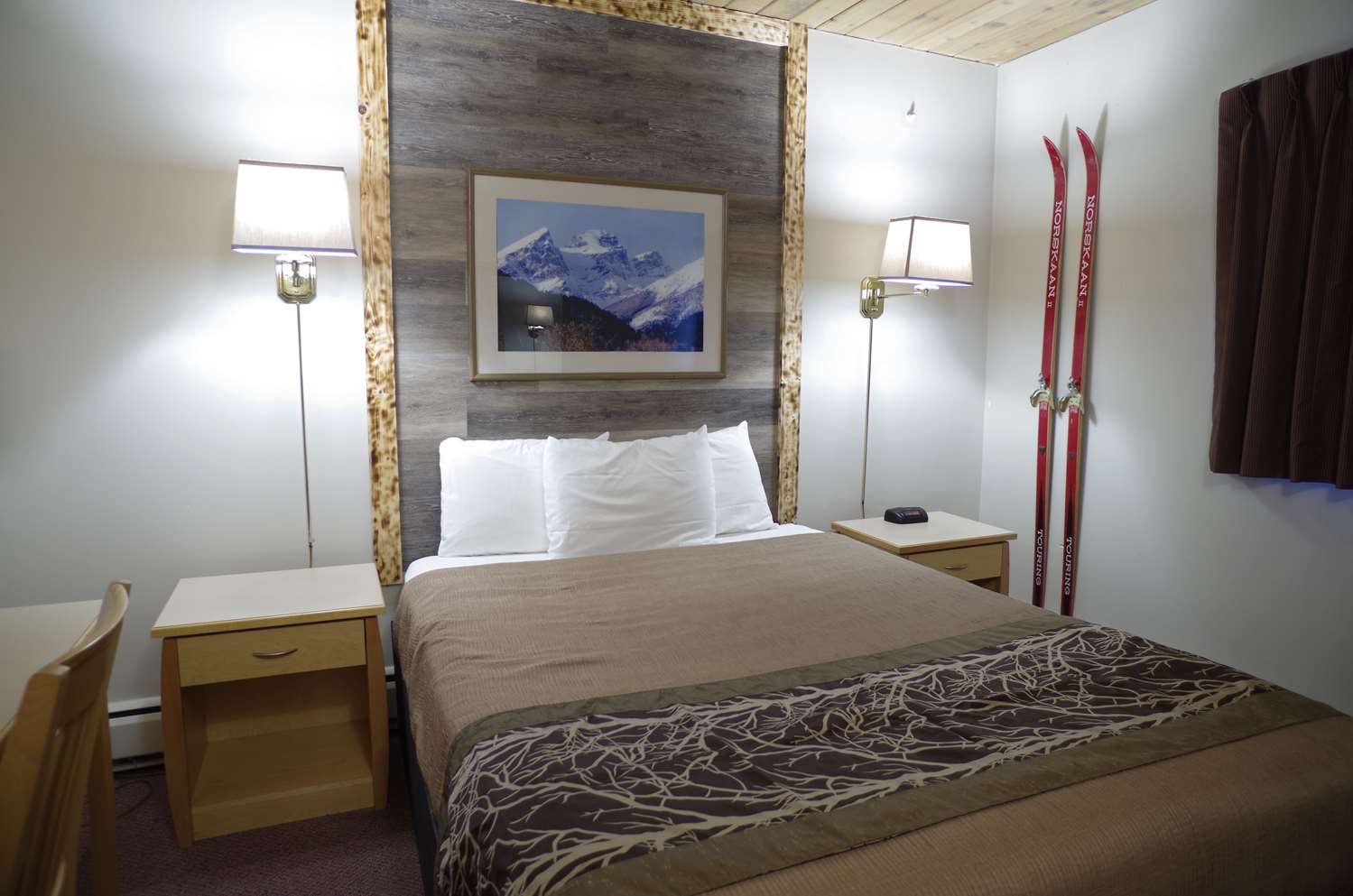 EasyStay Inn & Suites Fernie 11/37