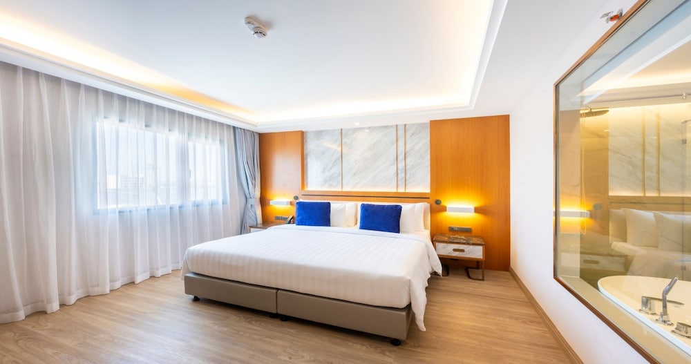 1 BEDROOM, JUNIOR SUITE