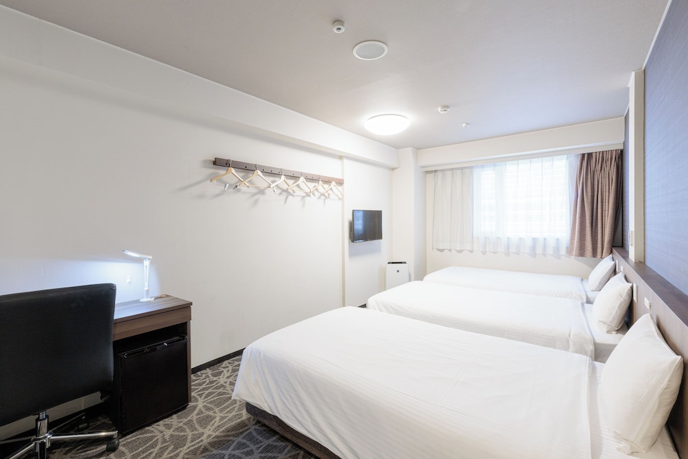ECONOMY, TRIPLE, 3 BEDS, SMOKING CANNOT BE REQUESTED