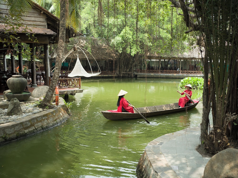 Phuong Nam Resort 44/50