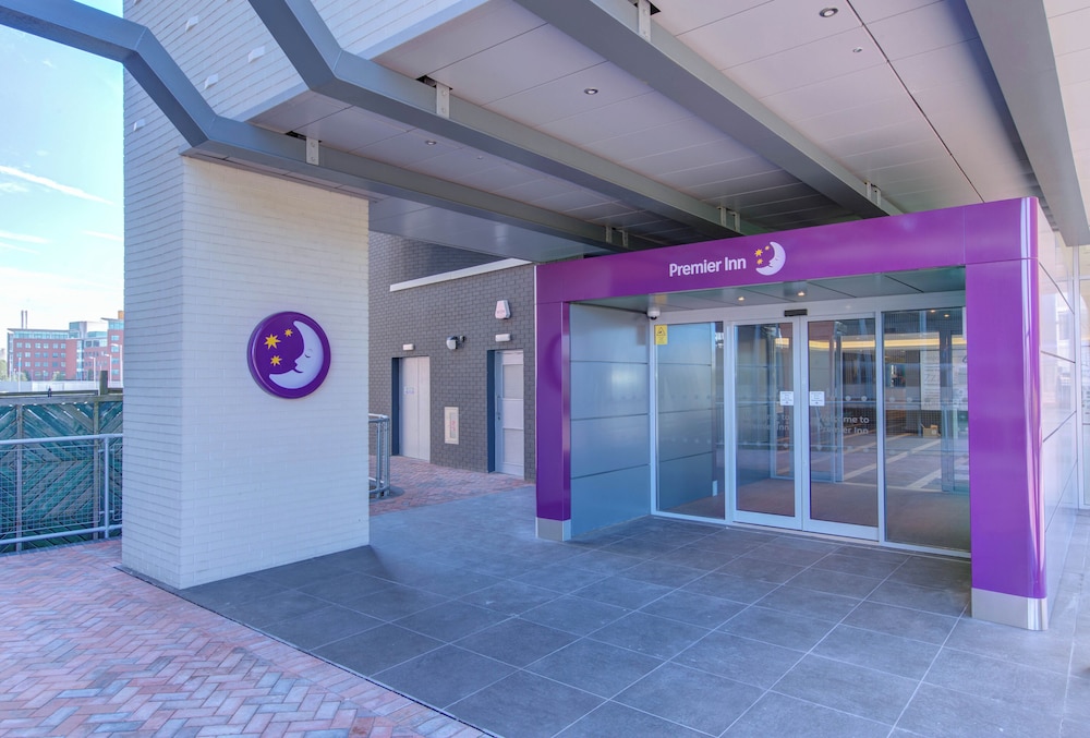 Premier Inn Cardiff Bay 40/45