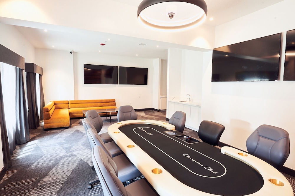 Champions Club and Hotel, Houston Westchase 44/54