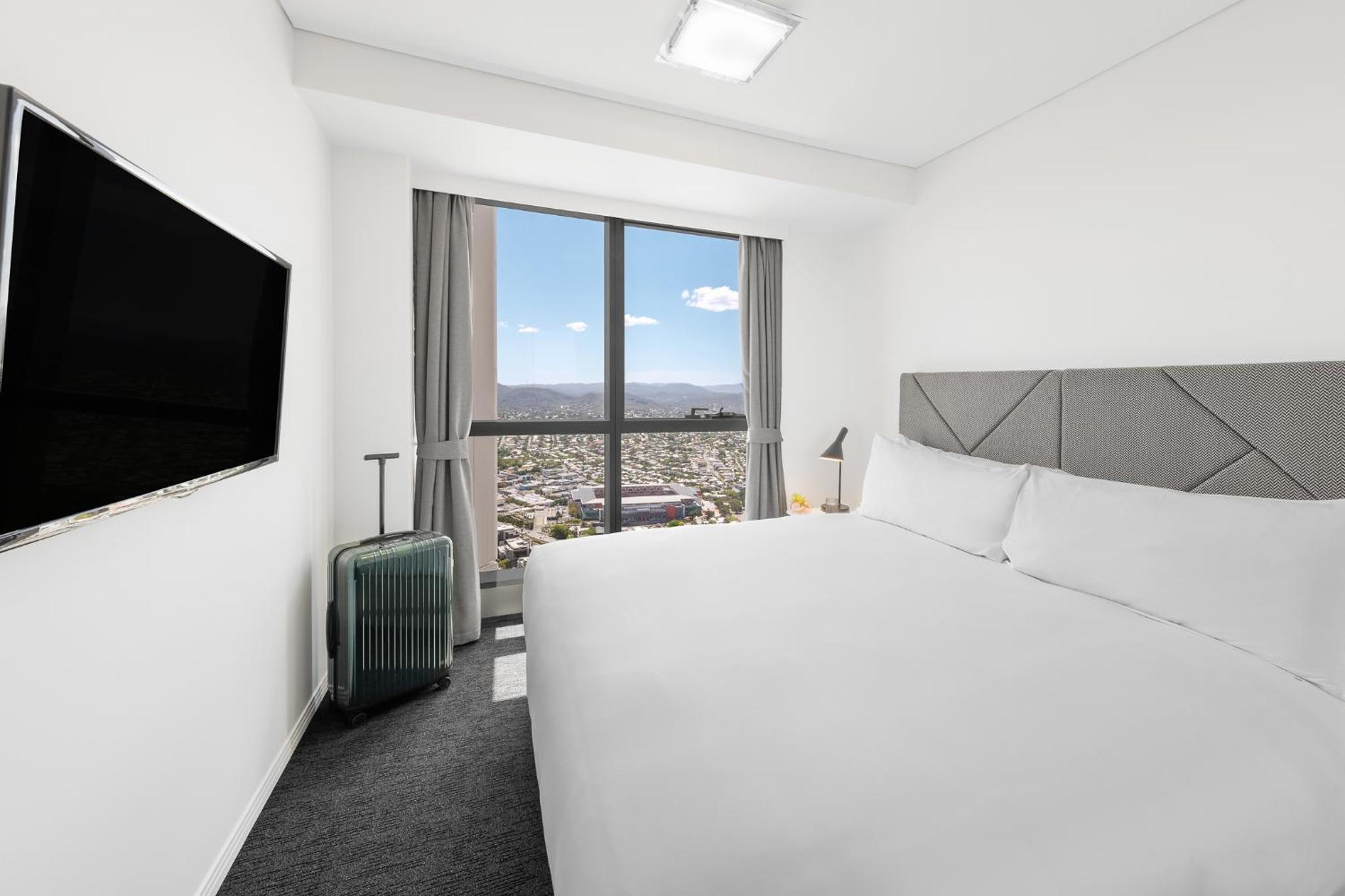 3 Bedrooms, Altitude, Suite, 3 King Beds