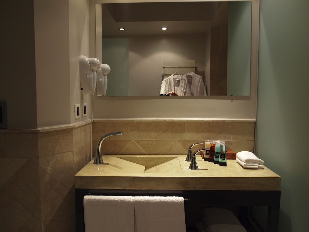 Prodeo Hotel Lounge 26/70