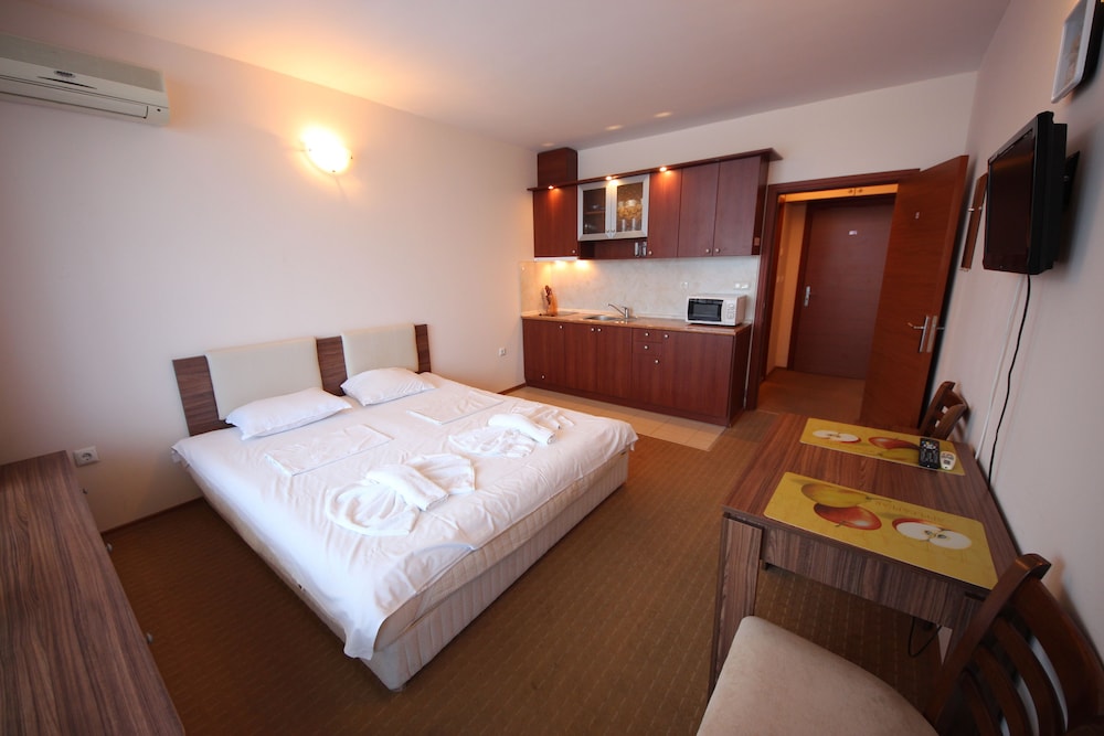 Esperanto Hotel 16/35