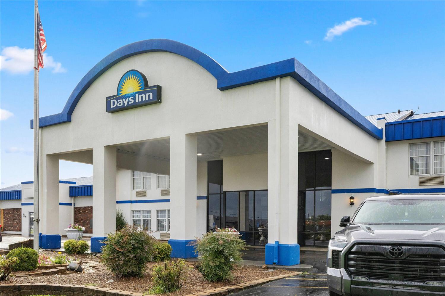 Days Inn by Wyndham Madisonville 2/17