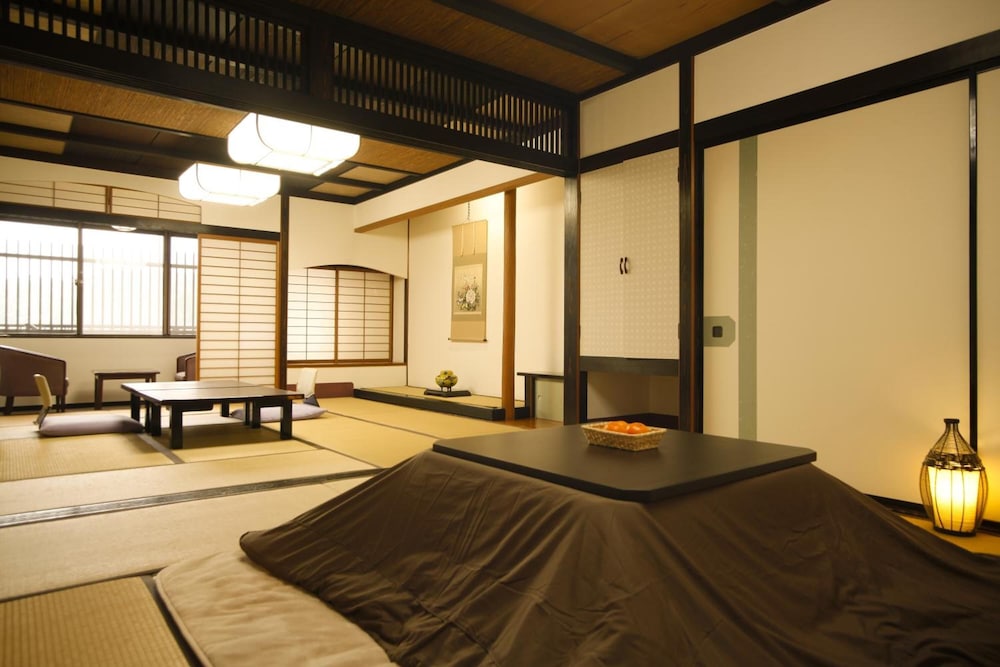 Yamashiro Onsen Ryokan Tatami 23/32