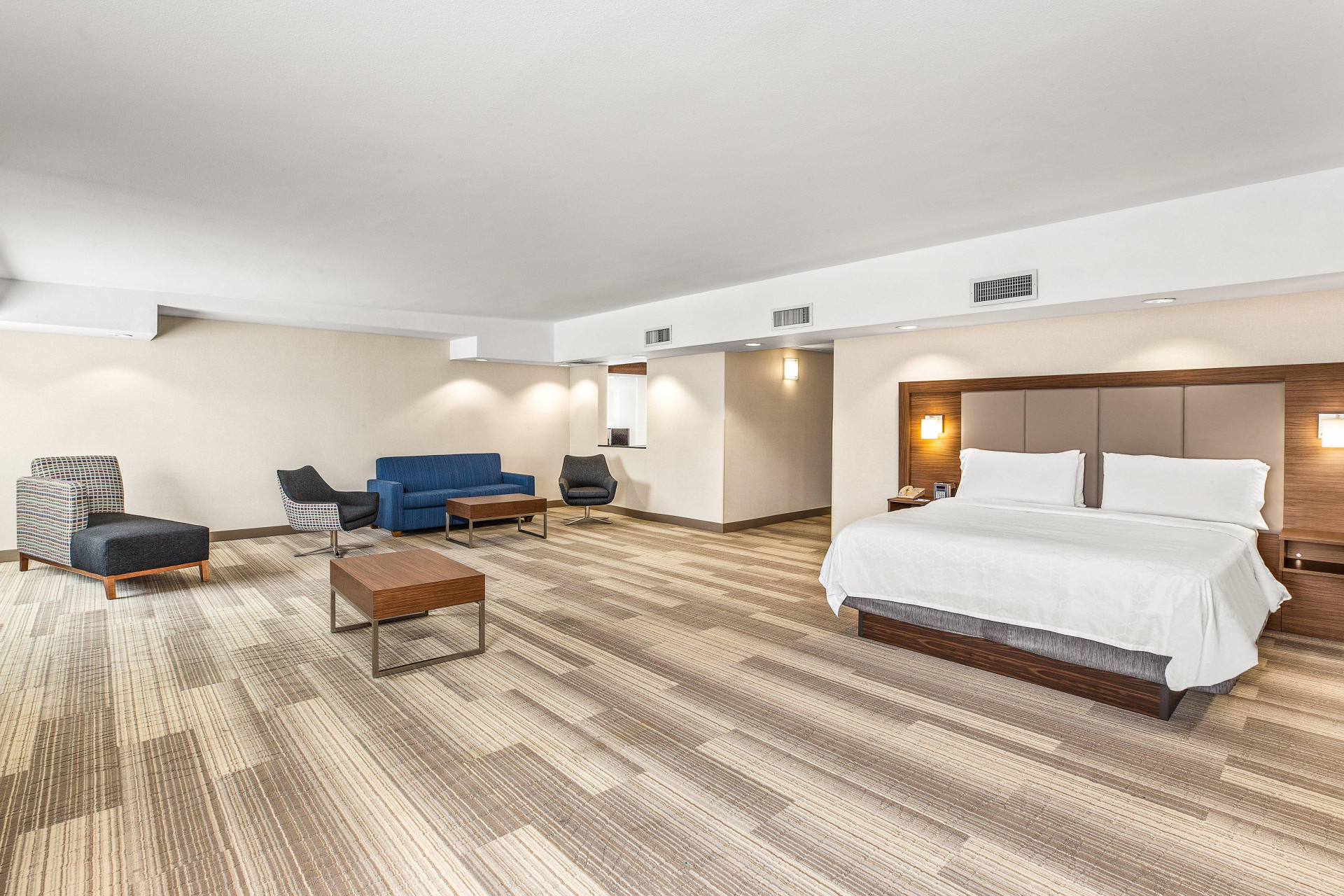 Suite, King Bed, Extra Floor