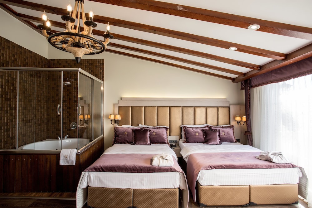 EXECUTIVE, SUITE, TERRACE