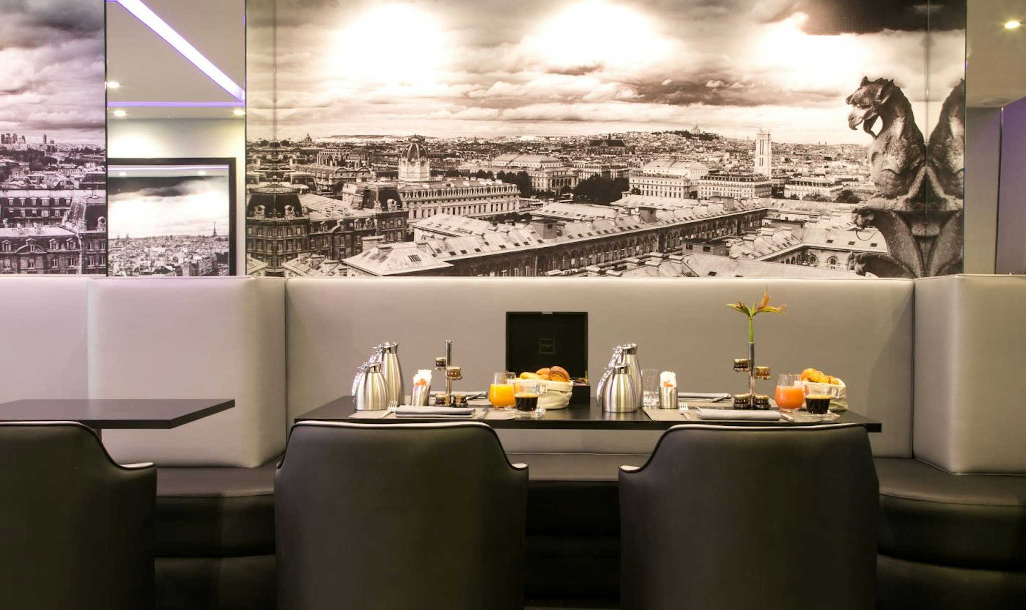 L Empire Paris 56/63