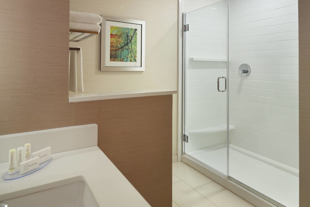 Fairfield Inn And Suites By Marriott Hendersonville Flat Rock 12/27
