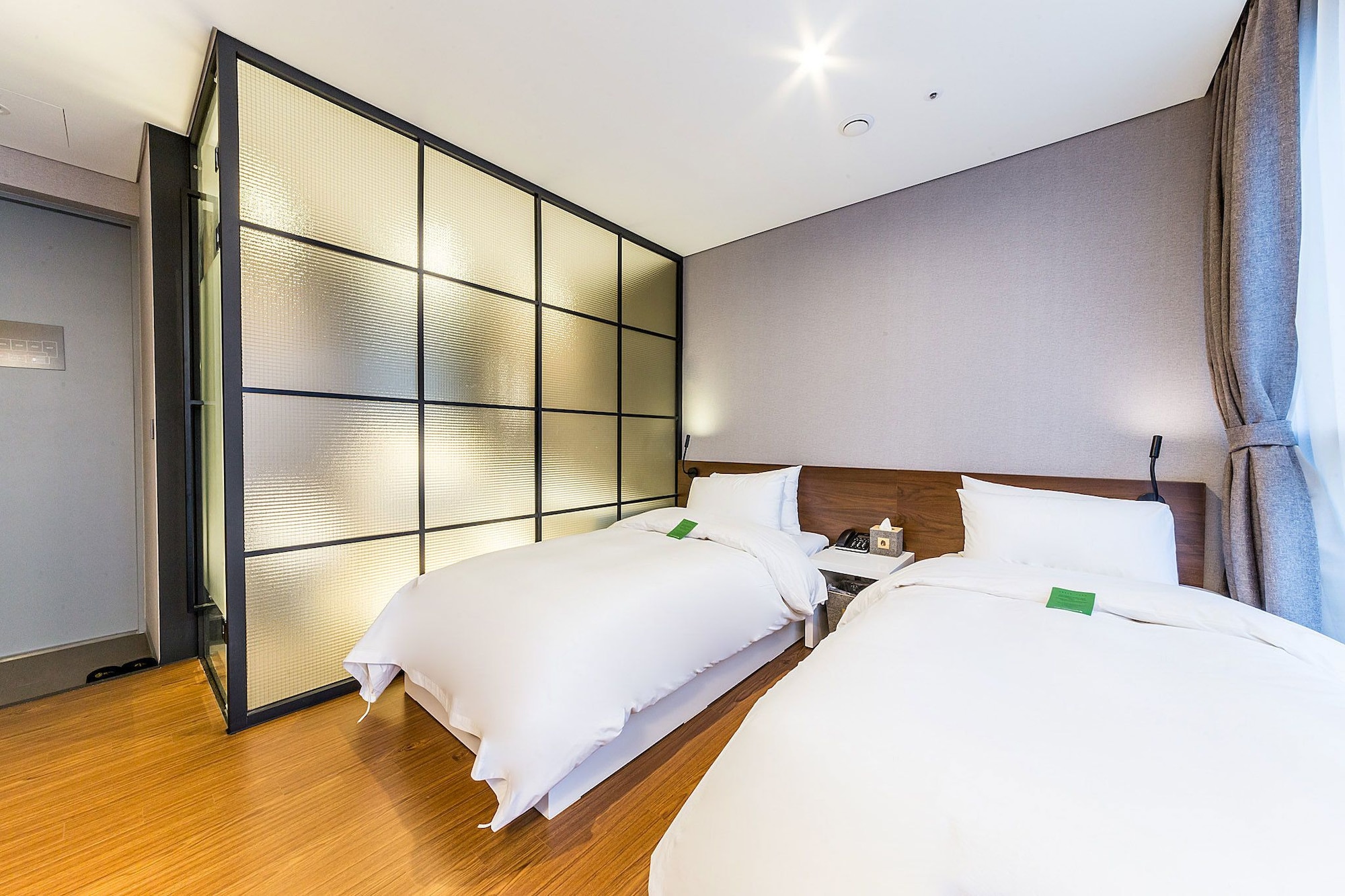 SUPERIOR, TWIN BEDS