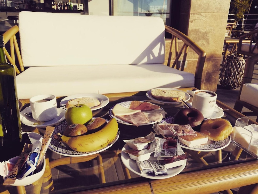 LB Lebrija Hotel & Terrace 58/65