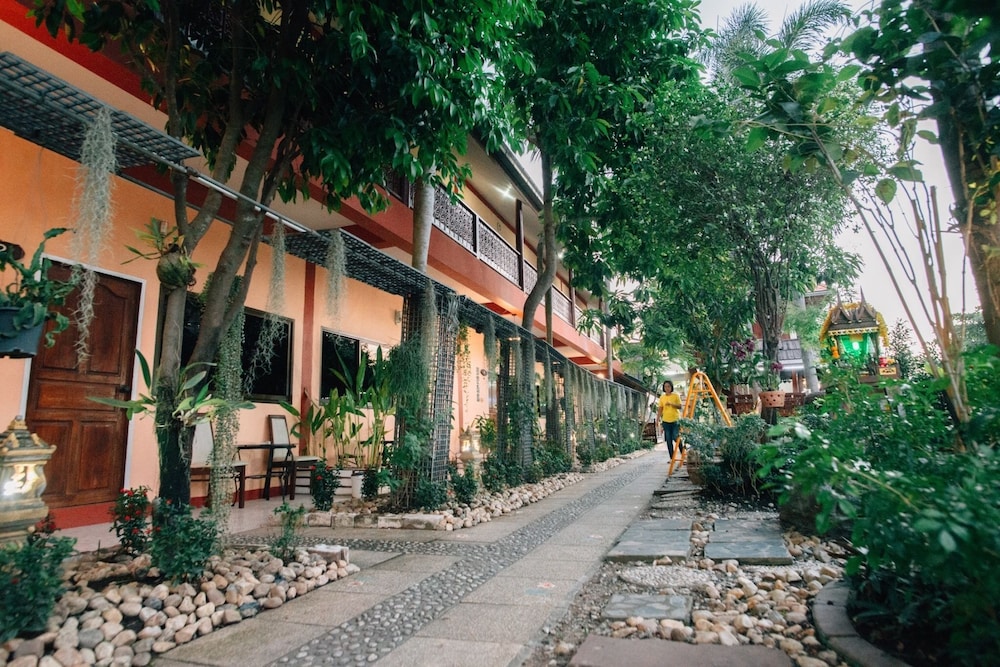 Noble Night Guesthouse Kanchanaburi 4/55