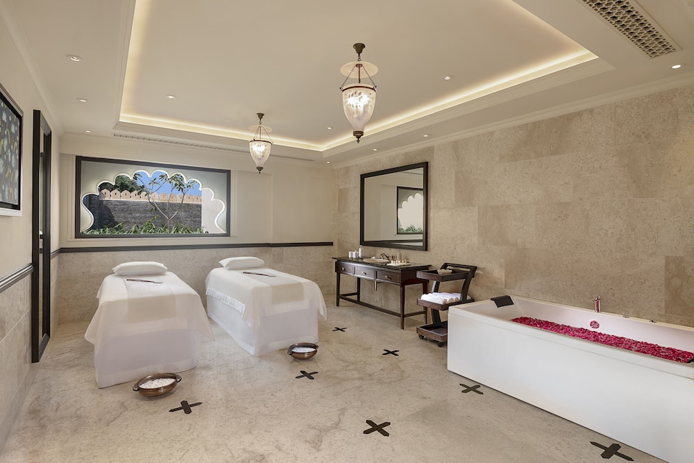 Aurika Udaipur - Luxury by Lemon Tree Hotels 16/50