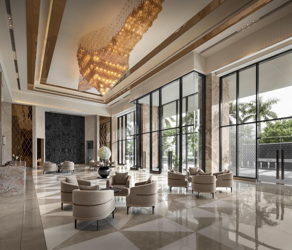 Radisson Hotel Delhi MG Road 6/33