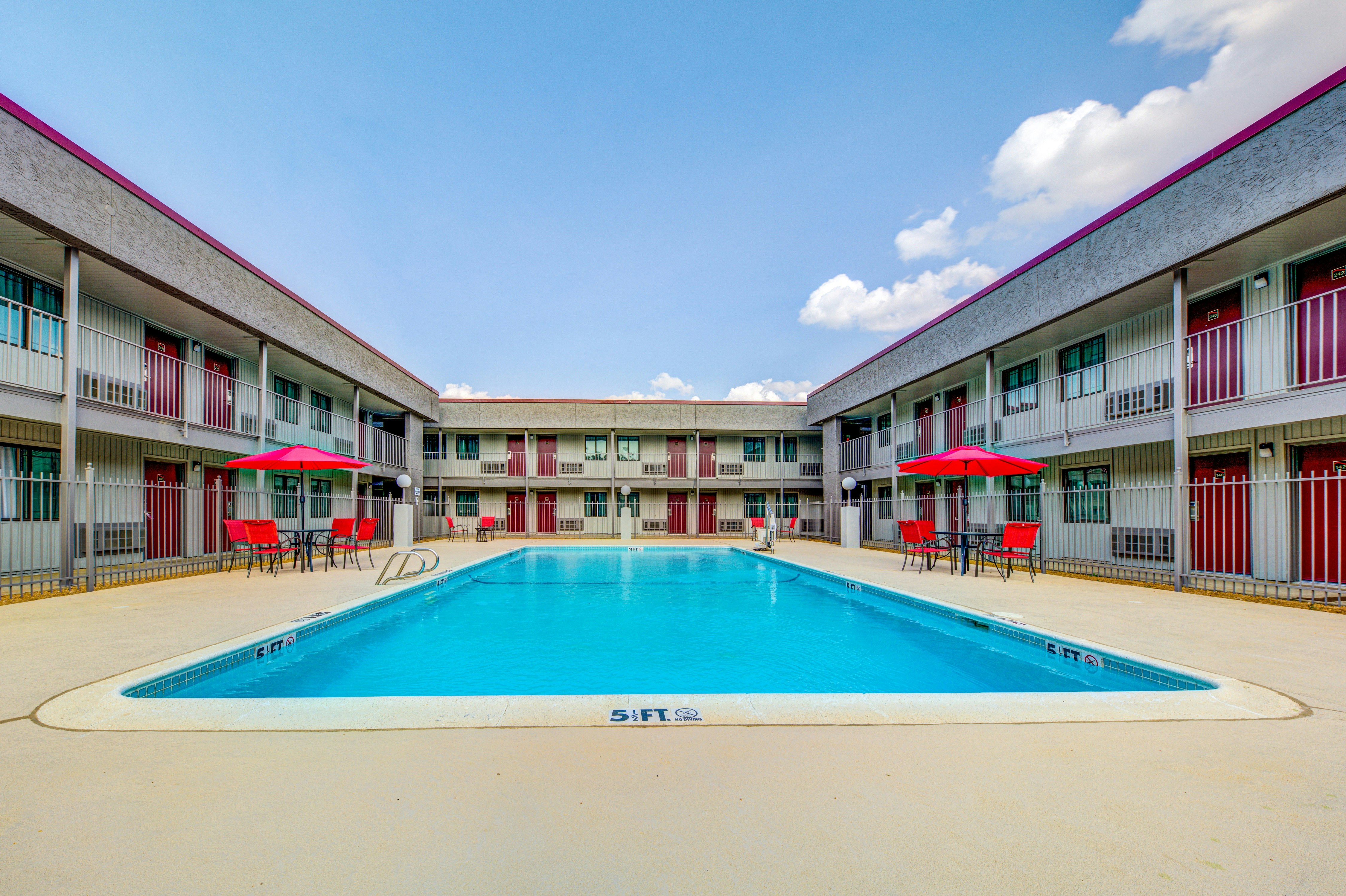 Red Roof Inn Lewisville 42/43