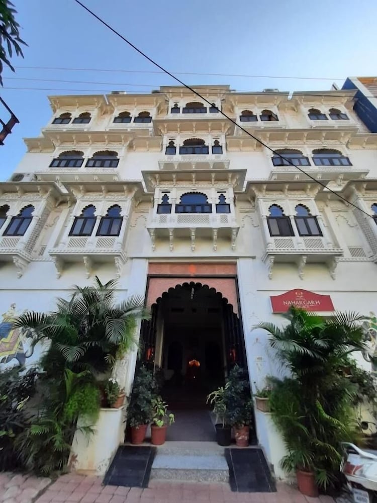Hotel Nahargarh Palace 4/18