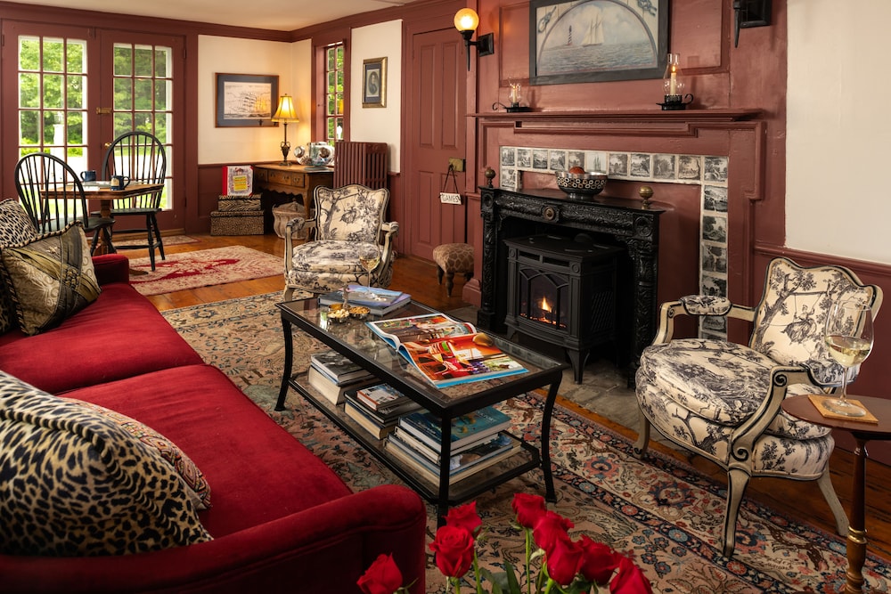 The Waldo Emerson Inn 22/40