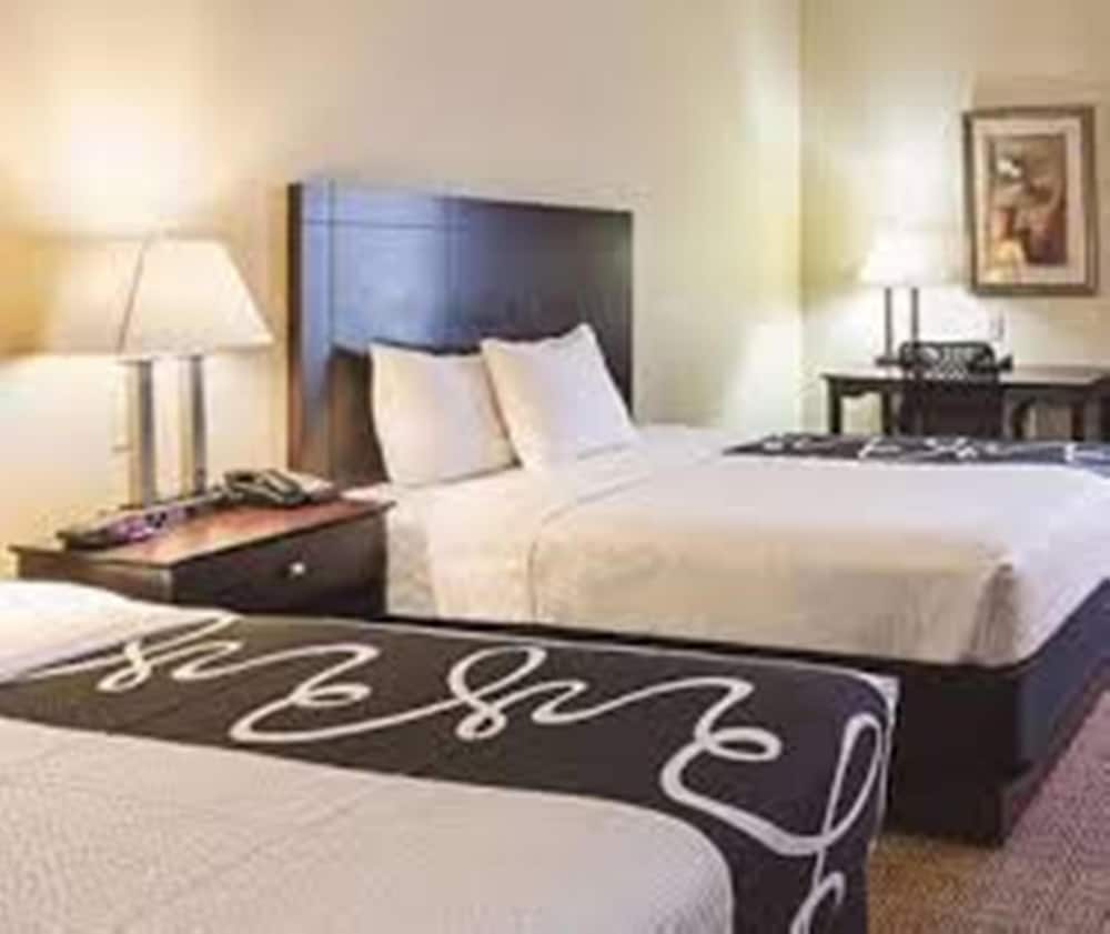 La Quinta Inn And Suites By Wyndham Waxahachie 15/40