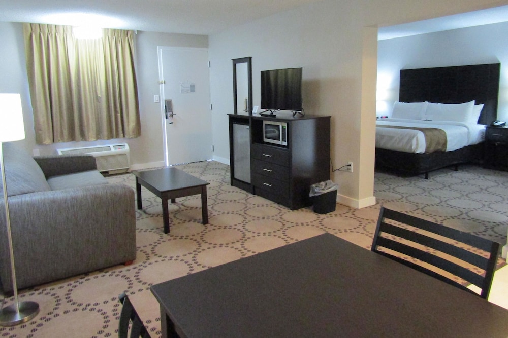 Quality Inn & Suites Kissimmee near Main Gate 28/41