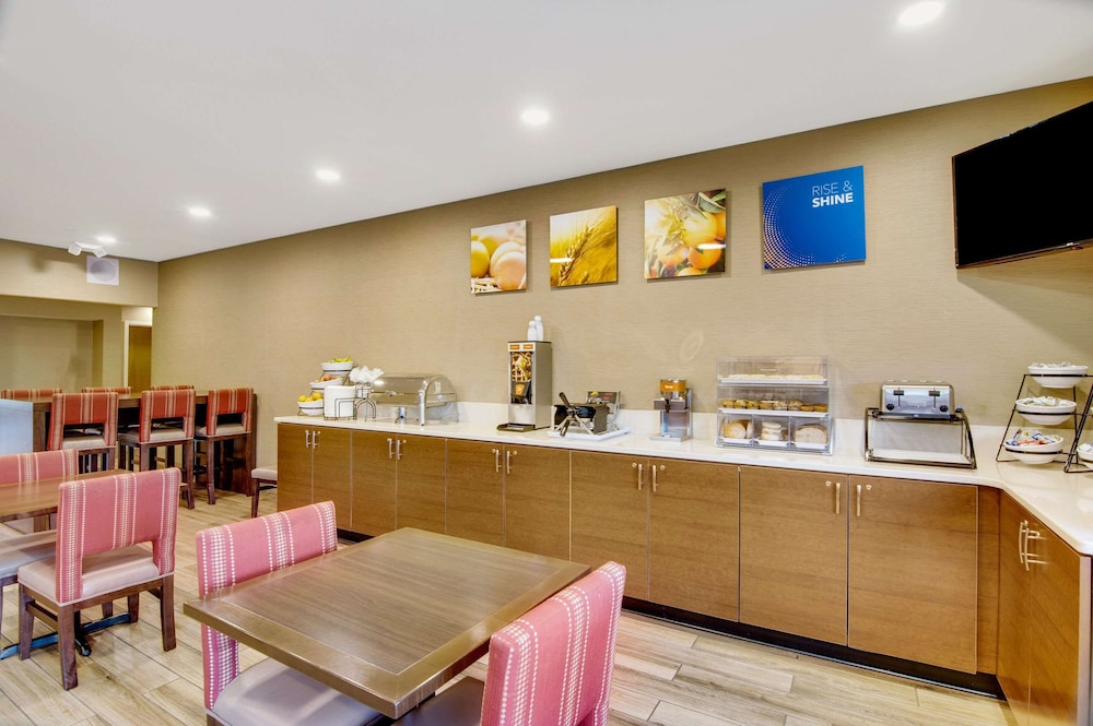 Comfort Inn Airport Roanoke VA 40/53
