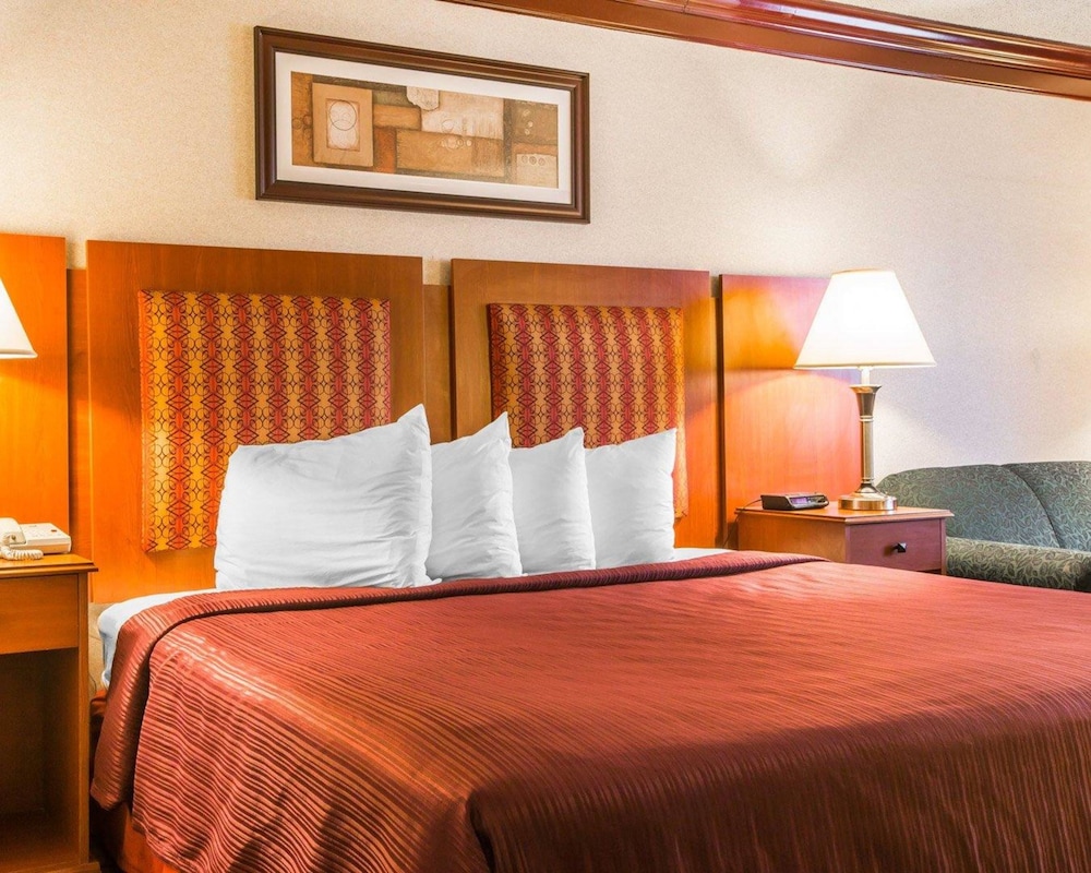 Quality Inn & Conference Center Brattleboro North 43/64