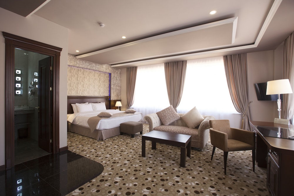 Central Hotel Yerevan 65/71