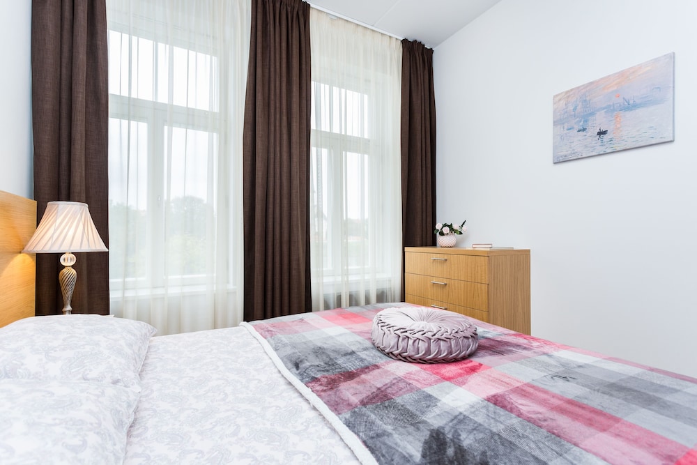 Angleterre Apartments 12/50