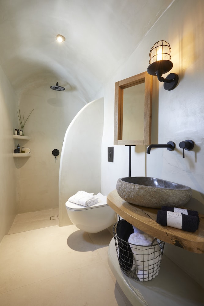 Floria Suites 45/46