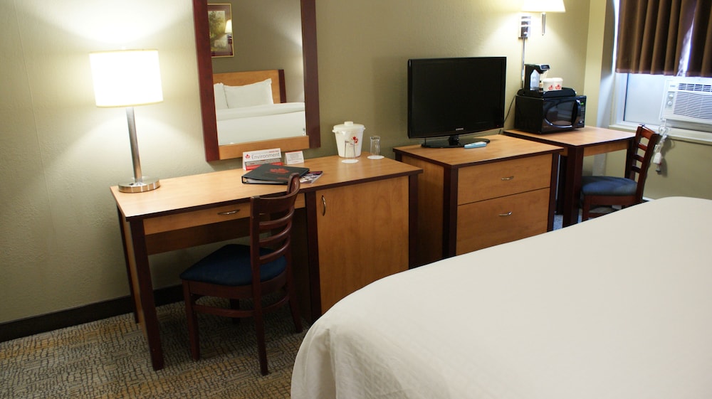 Canad Inns Destination Centre Windsor Park 26/51