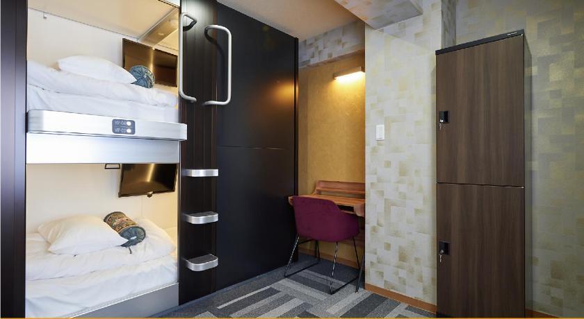 Capsule, Shared Bathroom