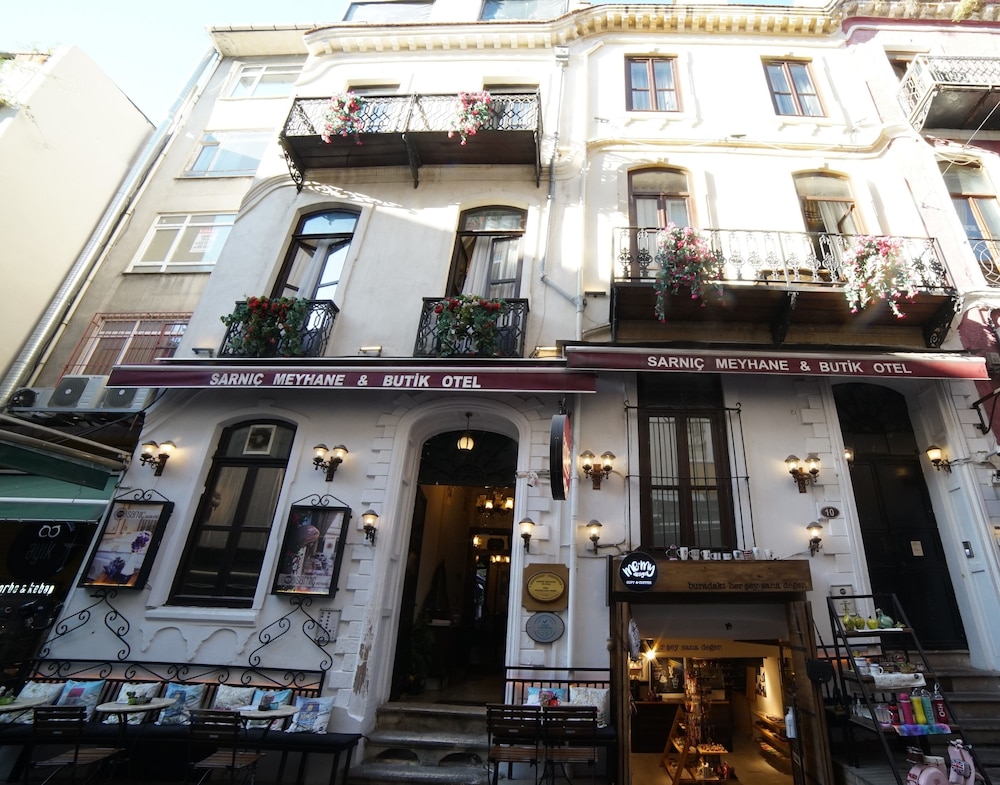Sarnic Meyhane and Otel
