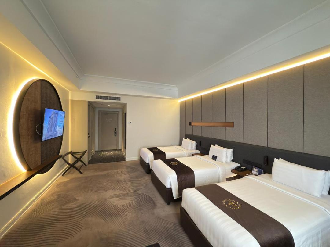 Pearl, Executive, Studio, Twin Beds