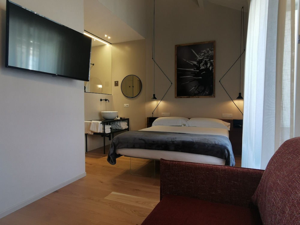 Albergo Centrale 26/54