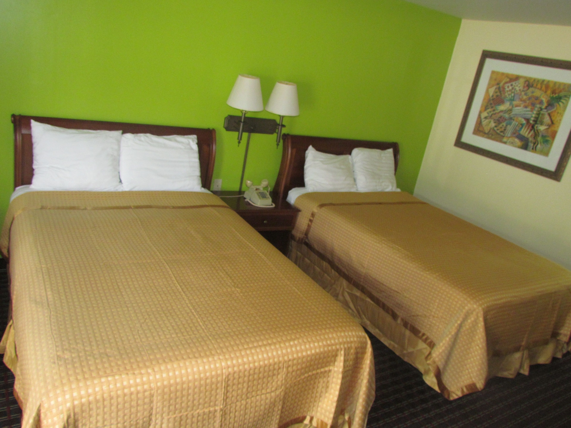 STANDARD, 2 DOUBLE BEDS, SMOKING