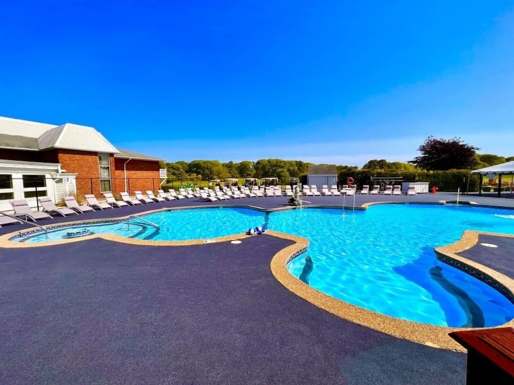 Resort Conference Center At Hyannis 62/63