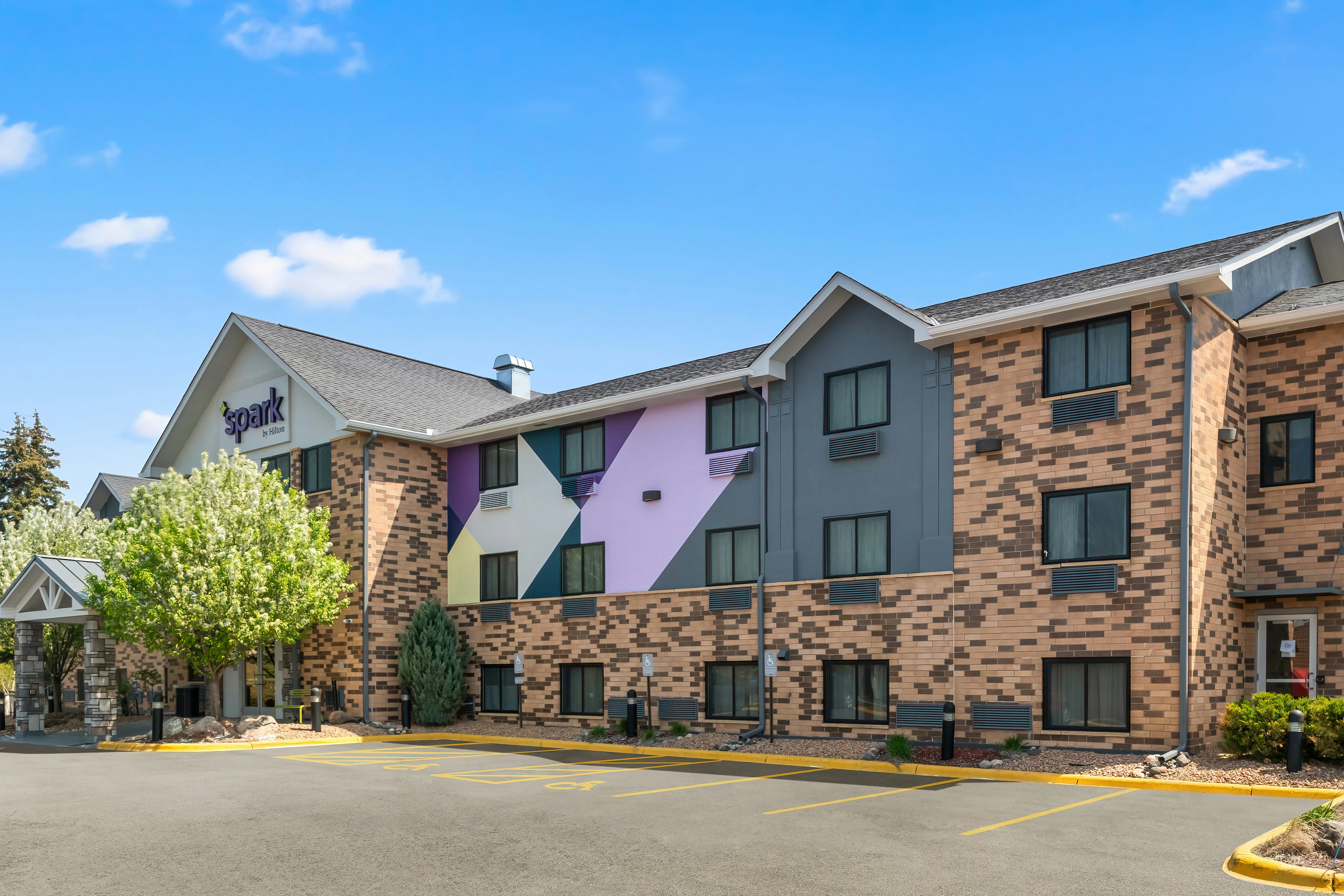Spark by Hilton Eden Prairie 2/23