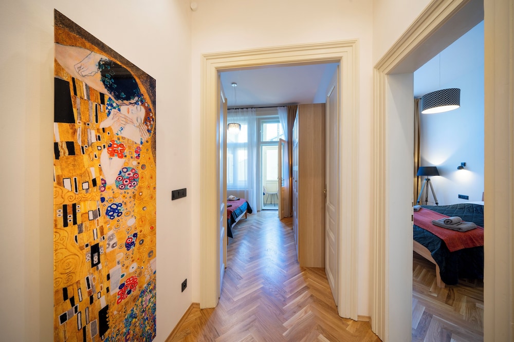 Old Town Aparthotel Michalska 33/75