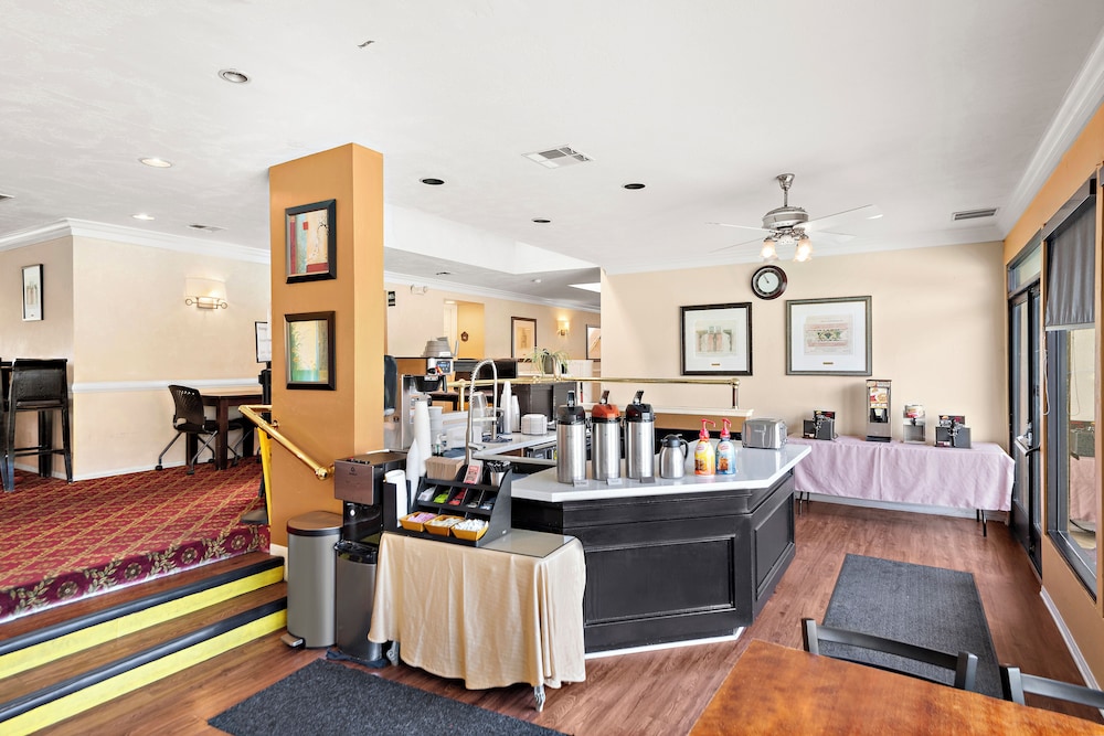 The Morgan Hotel San Simeon 24/50
