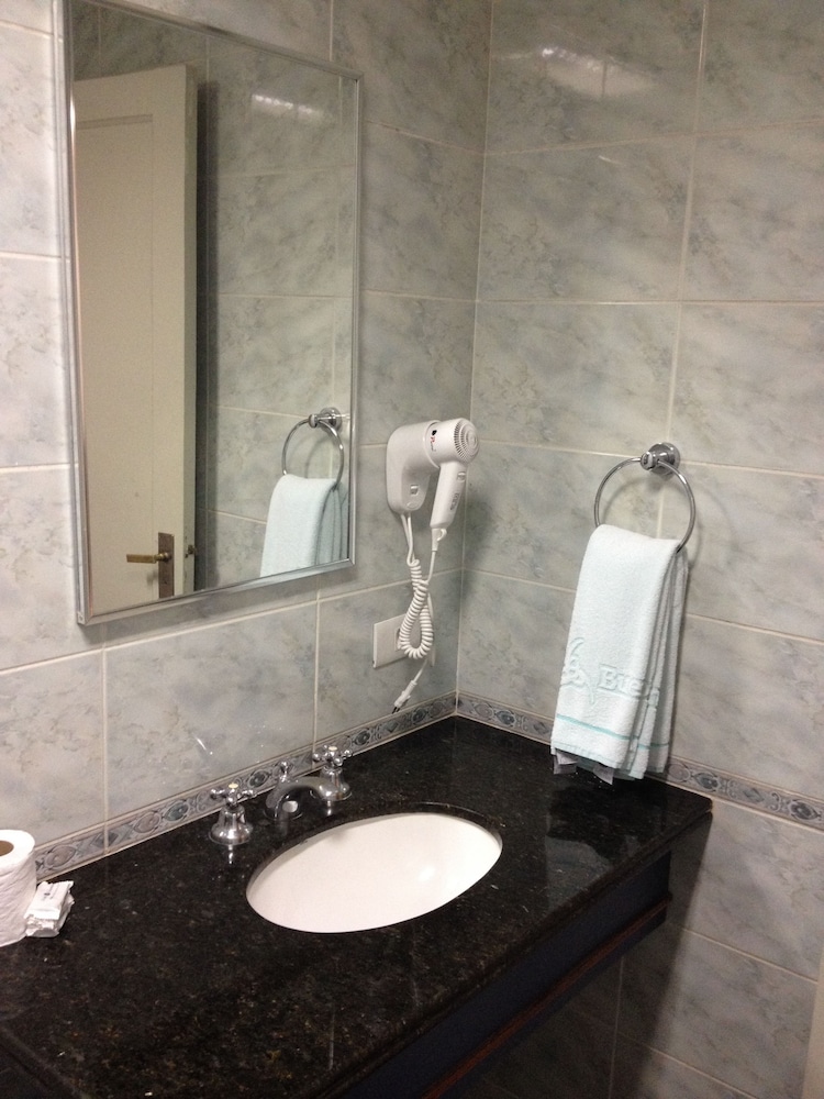 Hotel Columbia 40/43