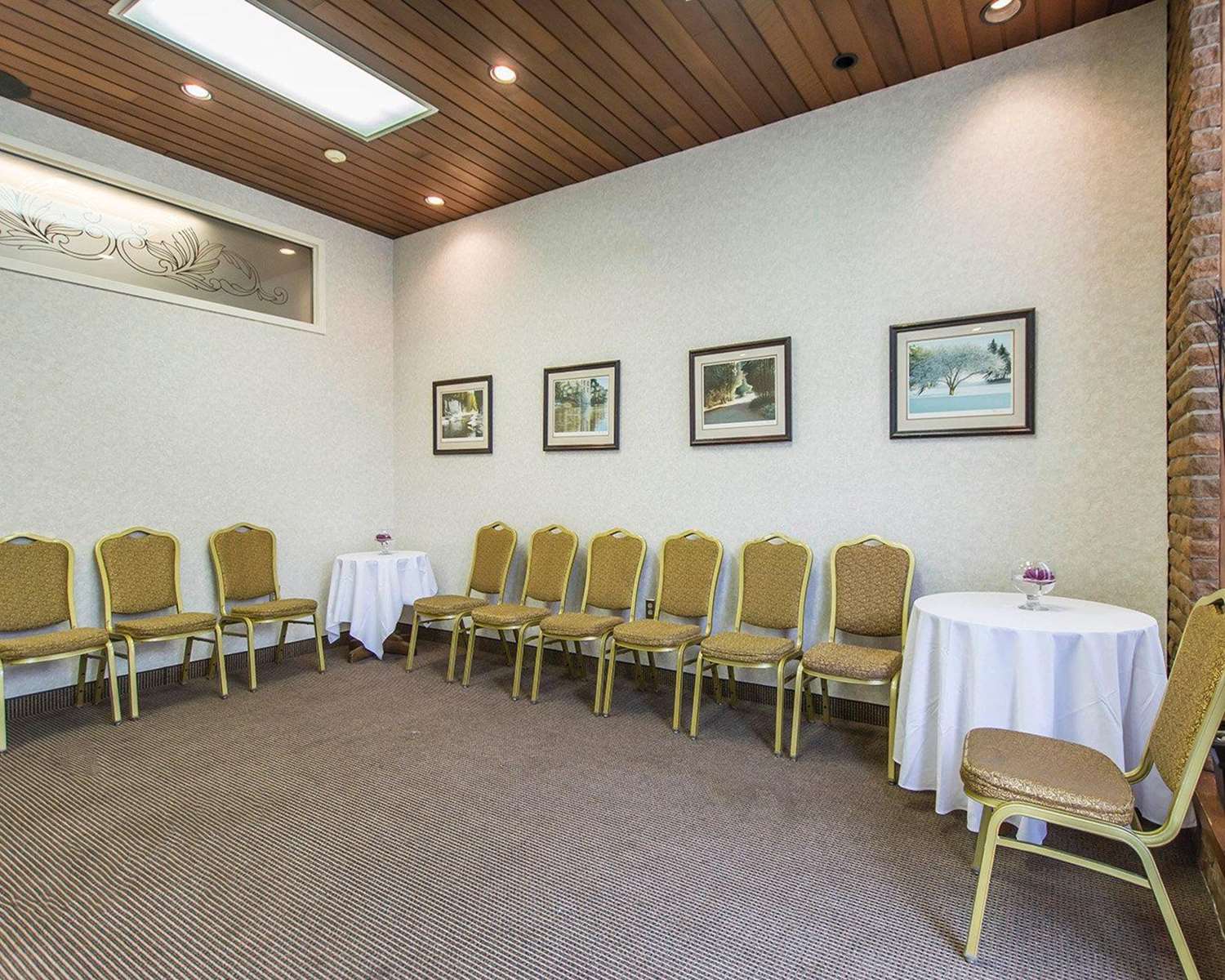 Quality Inn Suites Downtown Charlottetown 23/34