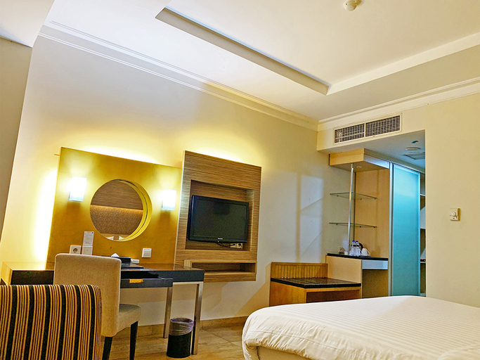 Superior, Double Bed, No View, Smoking
