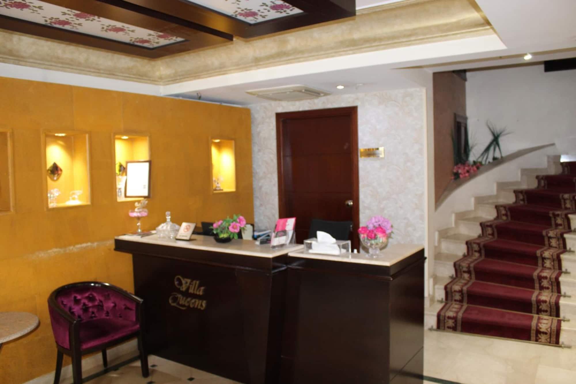 Villa Queens Hotel 5/32