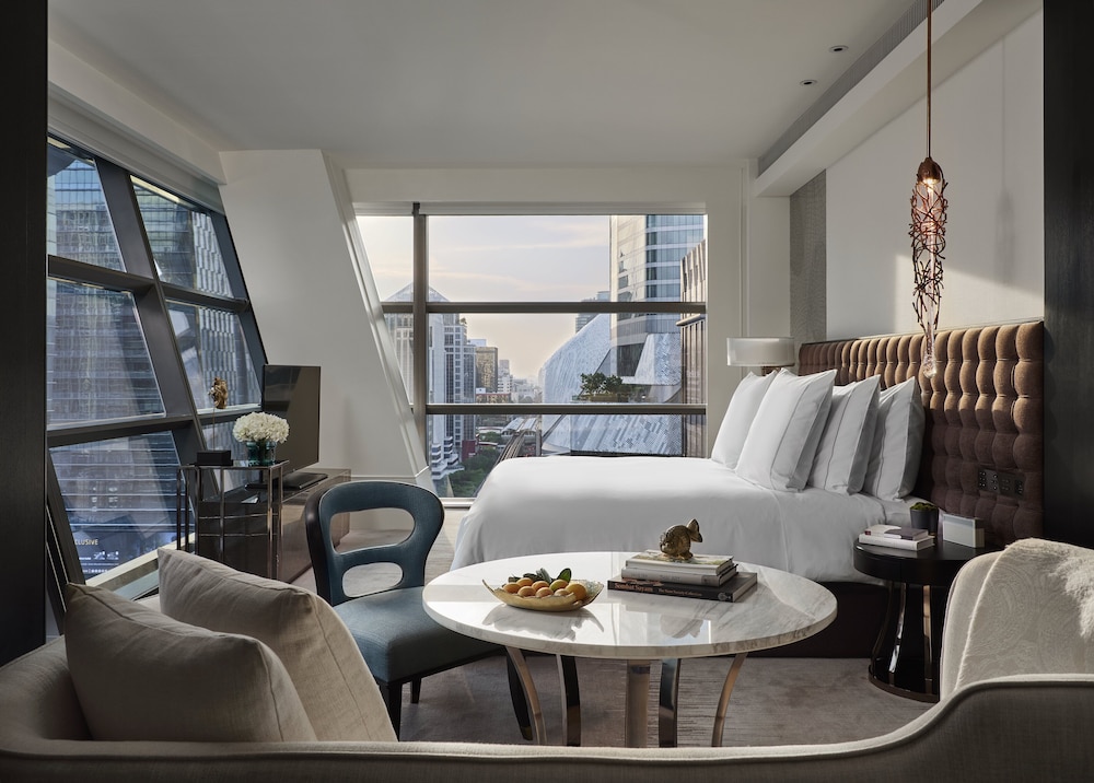 Rosewood Bangkok 34/84