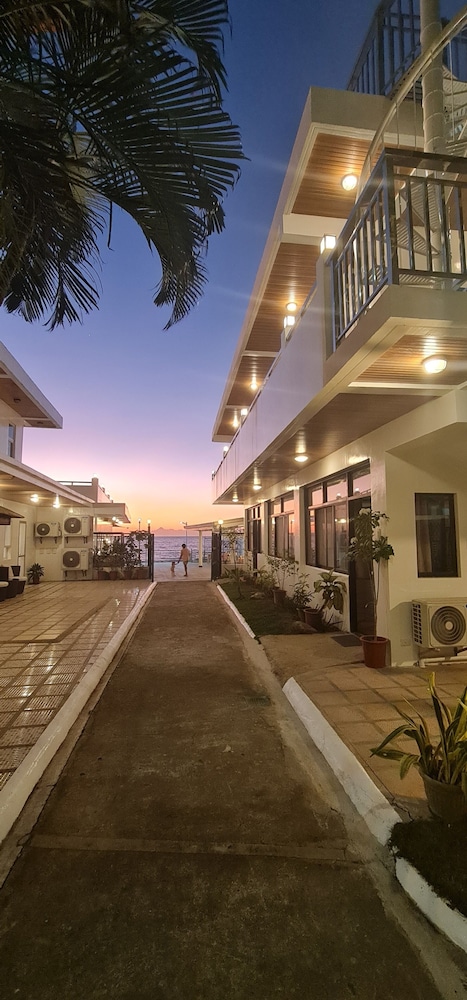 Marvins Seaside Inn 37/50