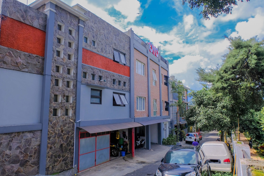 OYO 354 32 Guest House 1/40